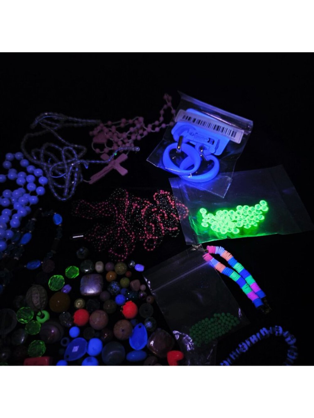 Mixed Lot Loose Beads Plastic Lucite UV Glow Pearls Flowers Necklace Magnetic - Picture 9 of 13